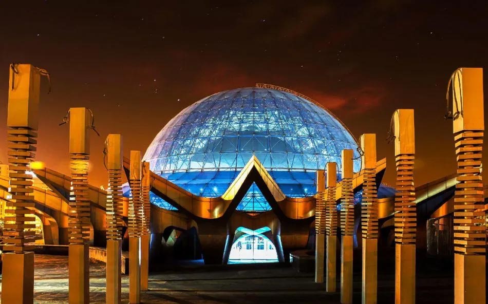 آسمان نمای گنبد مینا 